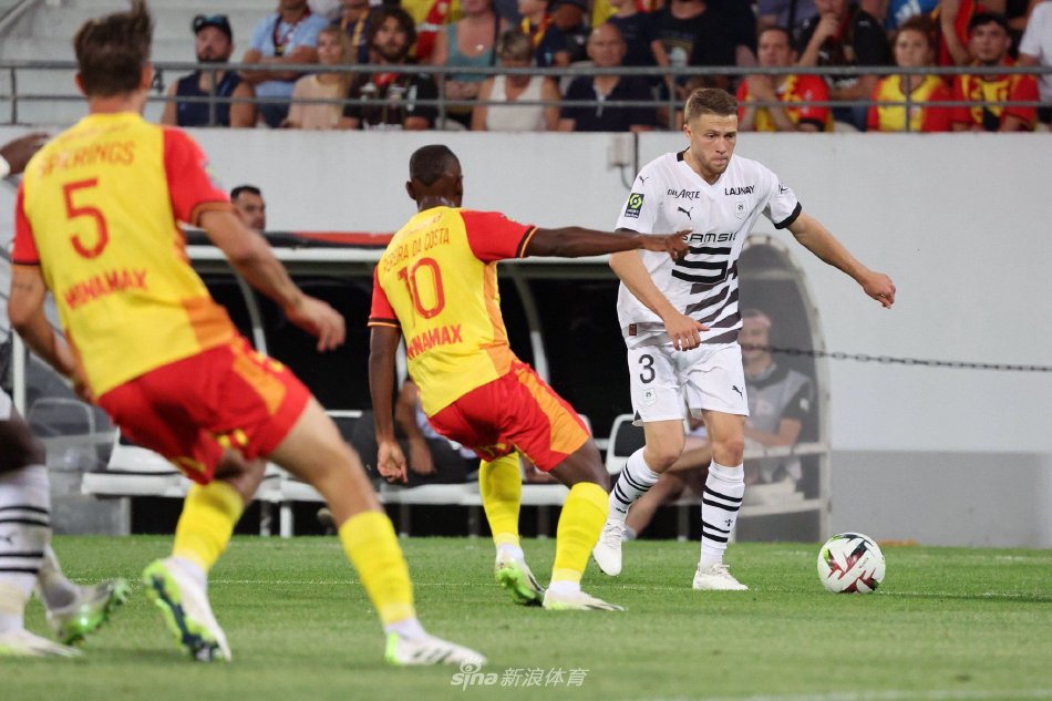 网球尤其受 网球尤其受